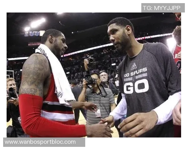 张佳玮解析马刺战术文班拿防守篮板后迅速推进全队快攻策略 张佳玮解析马刺战术文班拿防守篮板后迅速推进全队快攻策略