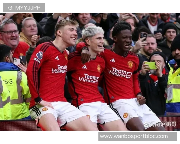 德里赫特社交媒体分享庆祝照片感谢曼联球迷支持艰难比赛后的喜悦 德里赫特社交媒体分享庆祝照片感谢曼联球迷支持艰难比赛后的喜悦