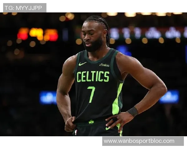 杰伦布朗坦言外界压力巨大一场失利便引发交易传闻 杰伦布朗坦言外界压力巨大一场失利便引发交易传闻