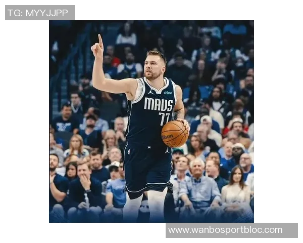 克莱半场表现平平仅得5分状态不佳引发球迷关注