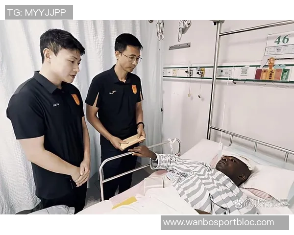 广西外援阿萨莫阿遭遇颈椎骨折意外撞坏场边LED广告牌引发关注