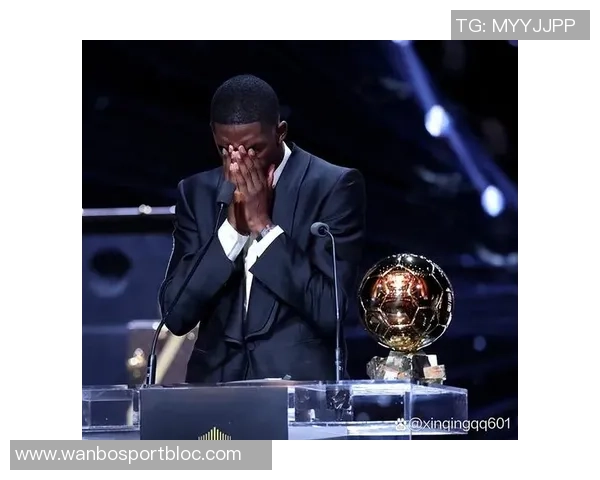 恩里克称赞登贝莱本赛季表现期待他重返金球奖巅峰状态