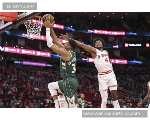 字母哥本赛季表现惊艳场均323分126板63助投篮命中率高达677