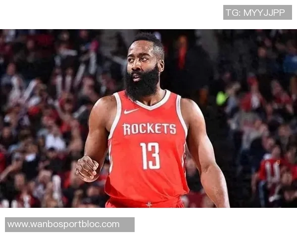 哈登首节表现起伏不定9投4中贡献12分4篮板1助攻但失误频频影响球队节奏